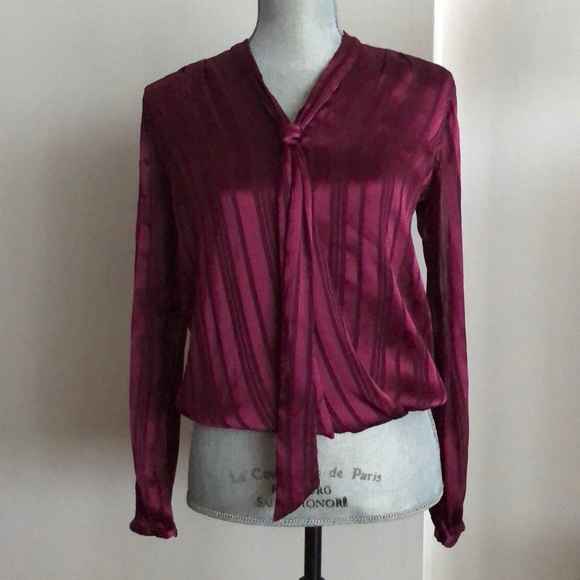 Guess Blouse XS - Picture 3 of 9